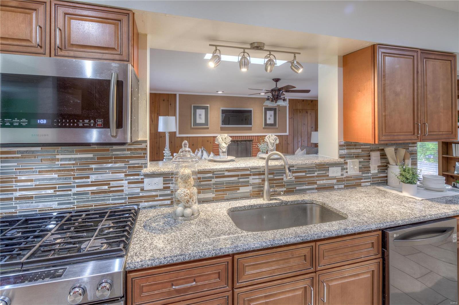 312 South Spoede Road St. Louis, MO 63141 - Photo 8 of 30 Gallery Image 8