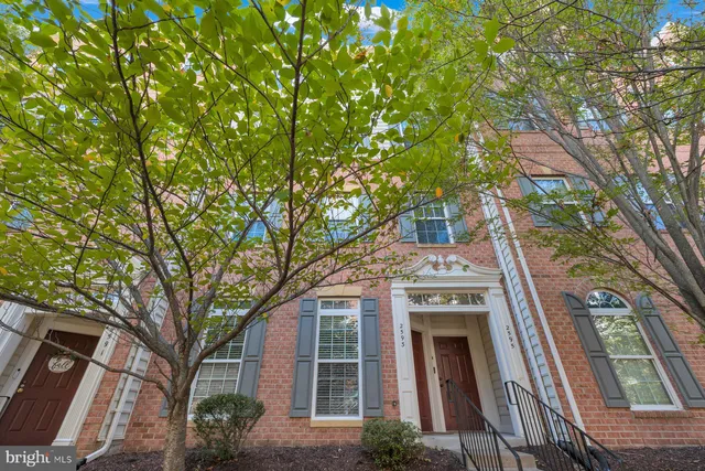 $457,900 | 2595 Eastbourne Drive, Woodbridge, VA 22191