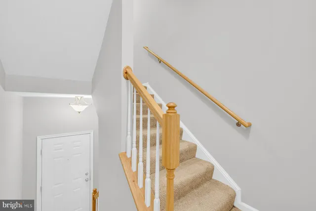 $457,900 | 2595 Eastbourne Drive, Woodbridge, VA 22191