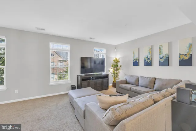 $457,900 | 2595 Eastbourne Drive, Woodbridge, VA 22191