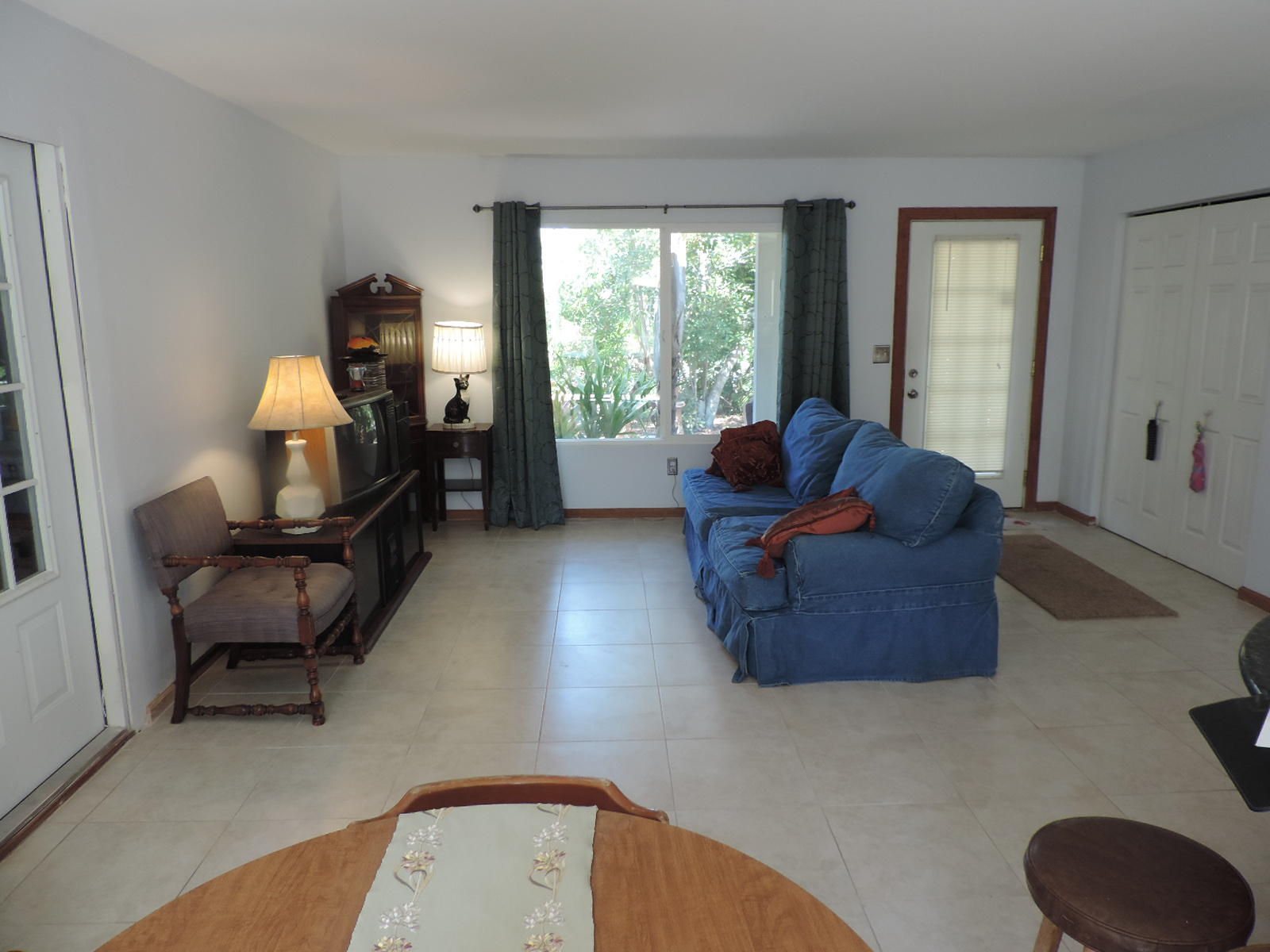 273 Southwest Kentwood Road Port St. Lucie, FL 34953 - Photo 12 of 25 living room