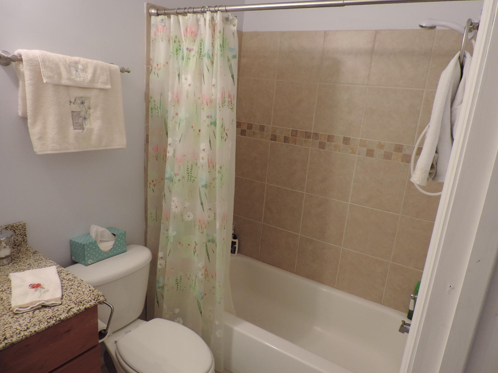 273 Southwest Kentwood Road Port St. Lucie, FL 34953 - Photo 21 of 25 Guest bathroom