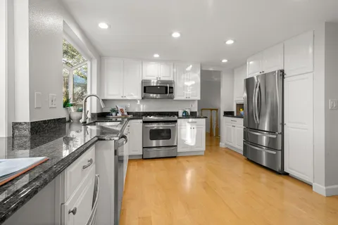 $2,550,000 | 600 Bainbridge Street, Foster City, CA 94404