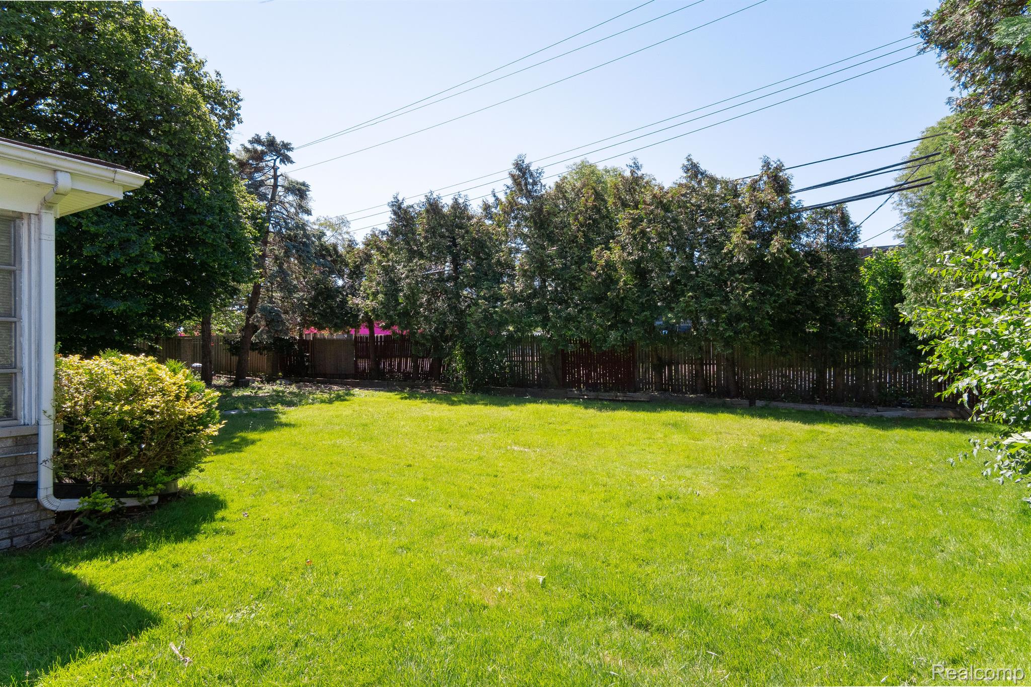17425 Westhampton Road Southfield, MI 48075 - Photo 7 of 58 Gallery Image 7