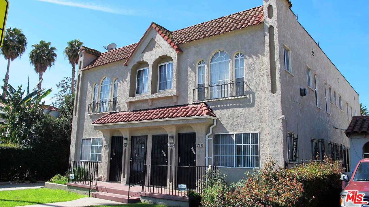 2841 Buckingham Road Los Angeles, CA 90016 - Photo 1 of 16 Gallery Image 1