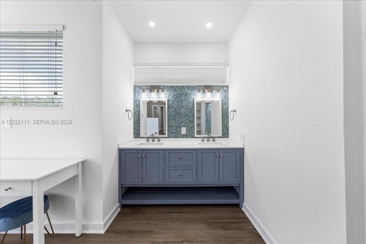 7705 Southwest 66th Street Miami, FL 33143 - Photo 23 of 60 Master