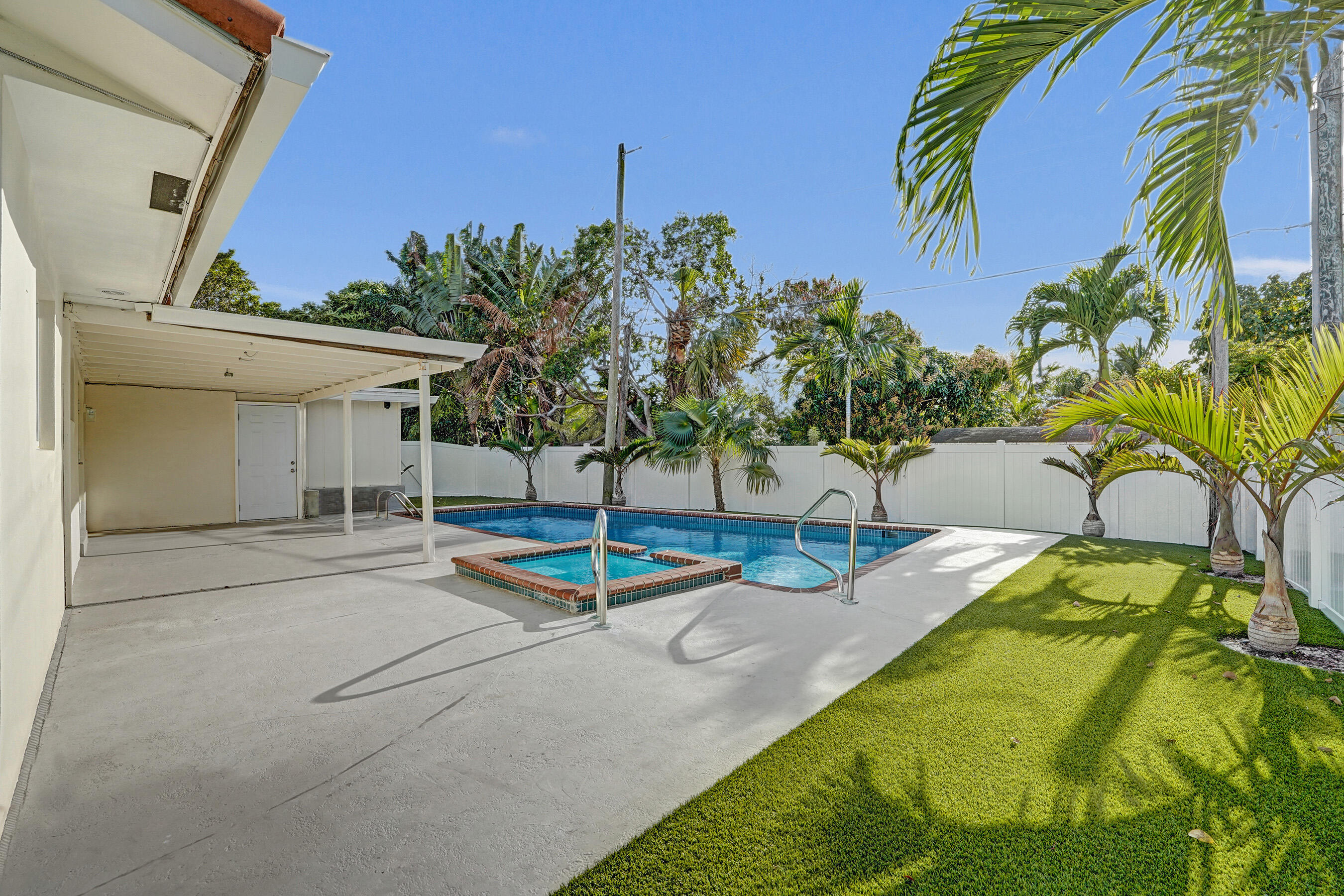 3779 Northwest 4th Court Boca Raton, FL 33431 - Photo 6 of 20 a view of a backyard with plants
