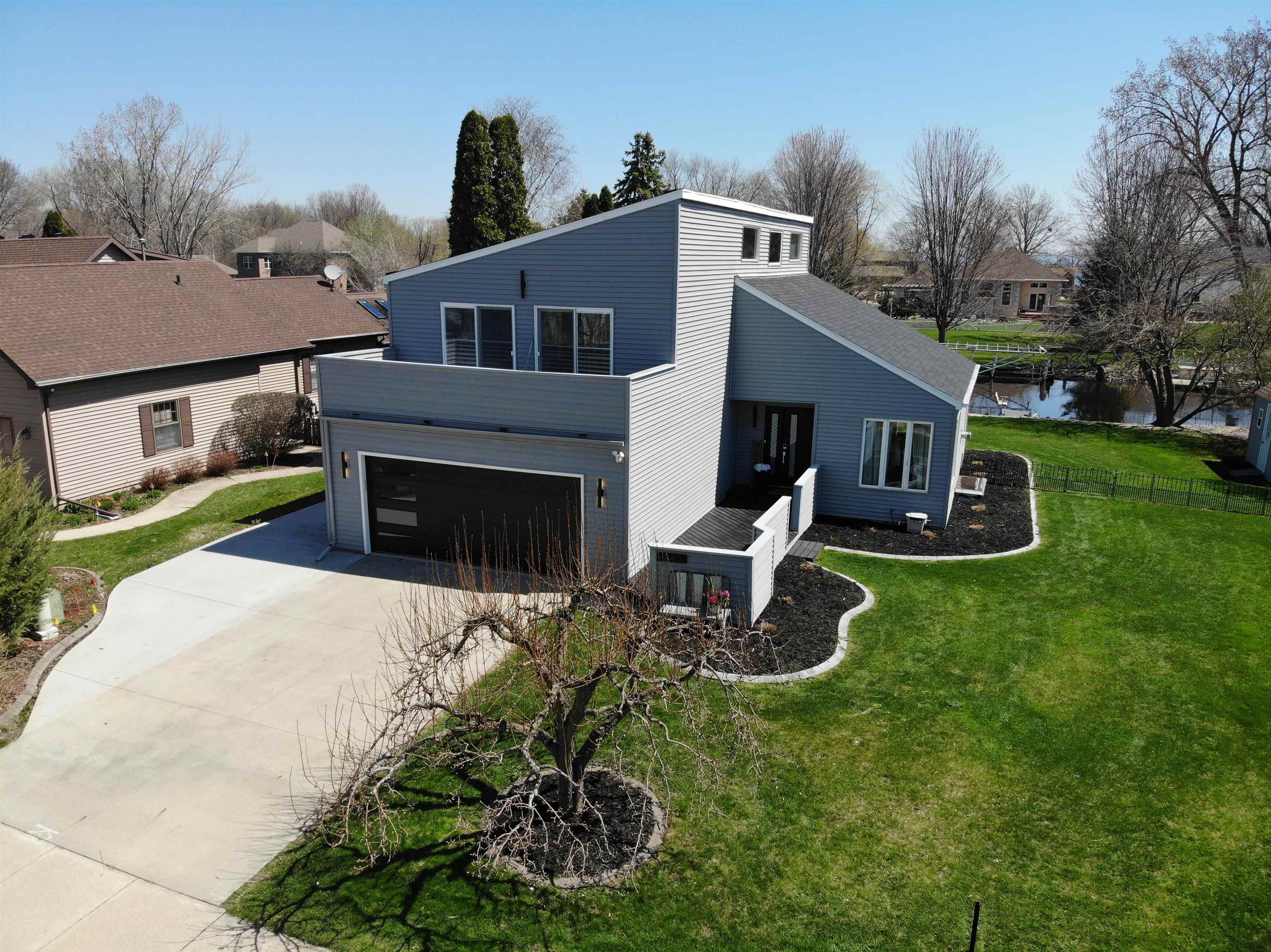 1840 Cliffview Court Oshkosh, WI 54901 - Photo 3 of 90