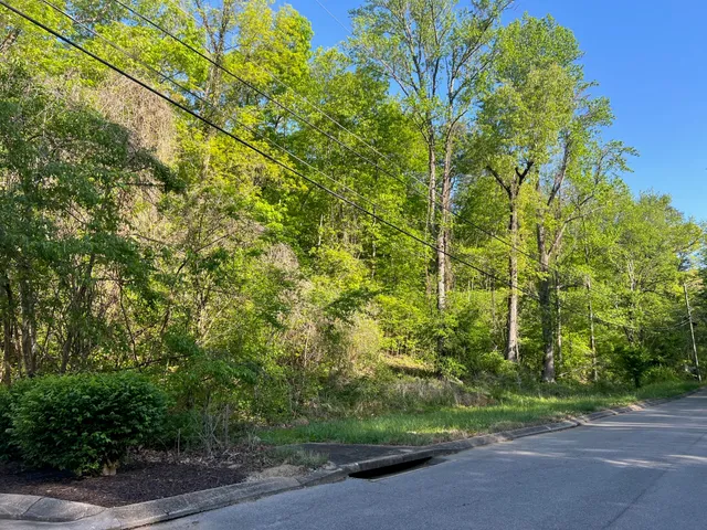 $439,900 | 5233 Spalding Drive, Ooltewah, TN 37363