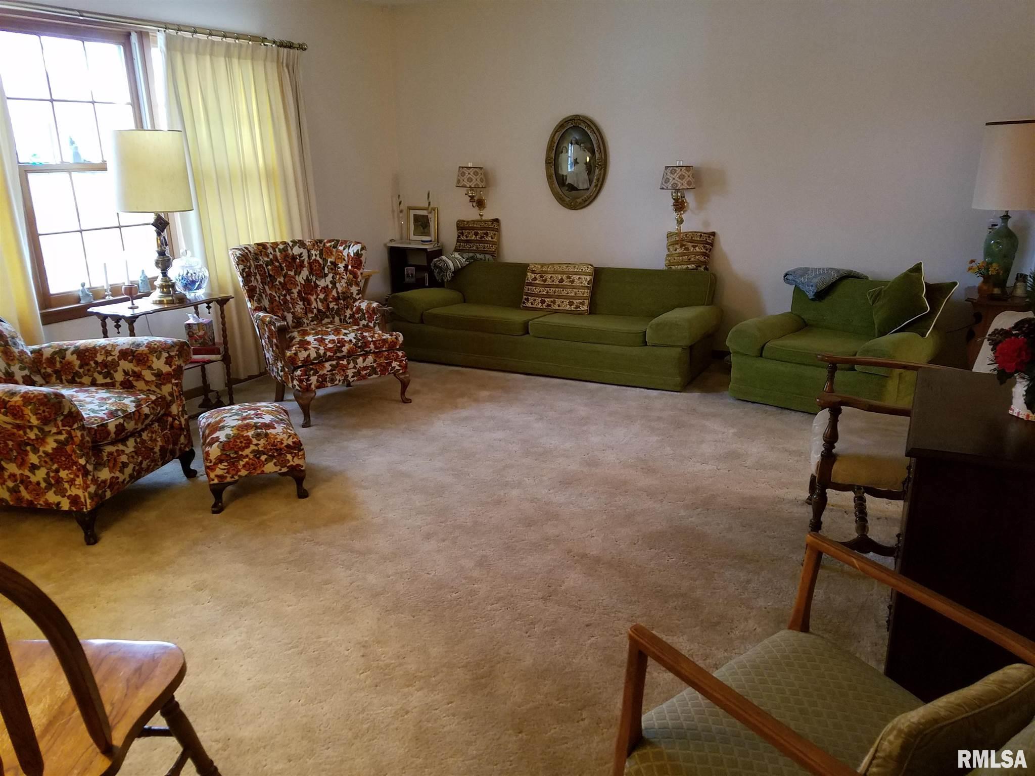 726 Schick Road Clinton, IA 52732 - Photo 4 of 15 Gallery Image 4