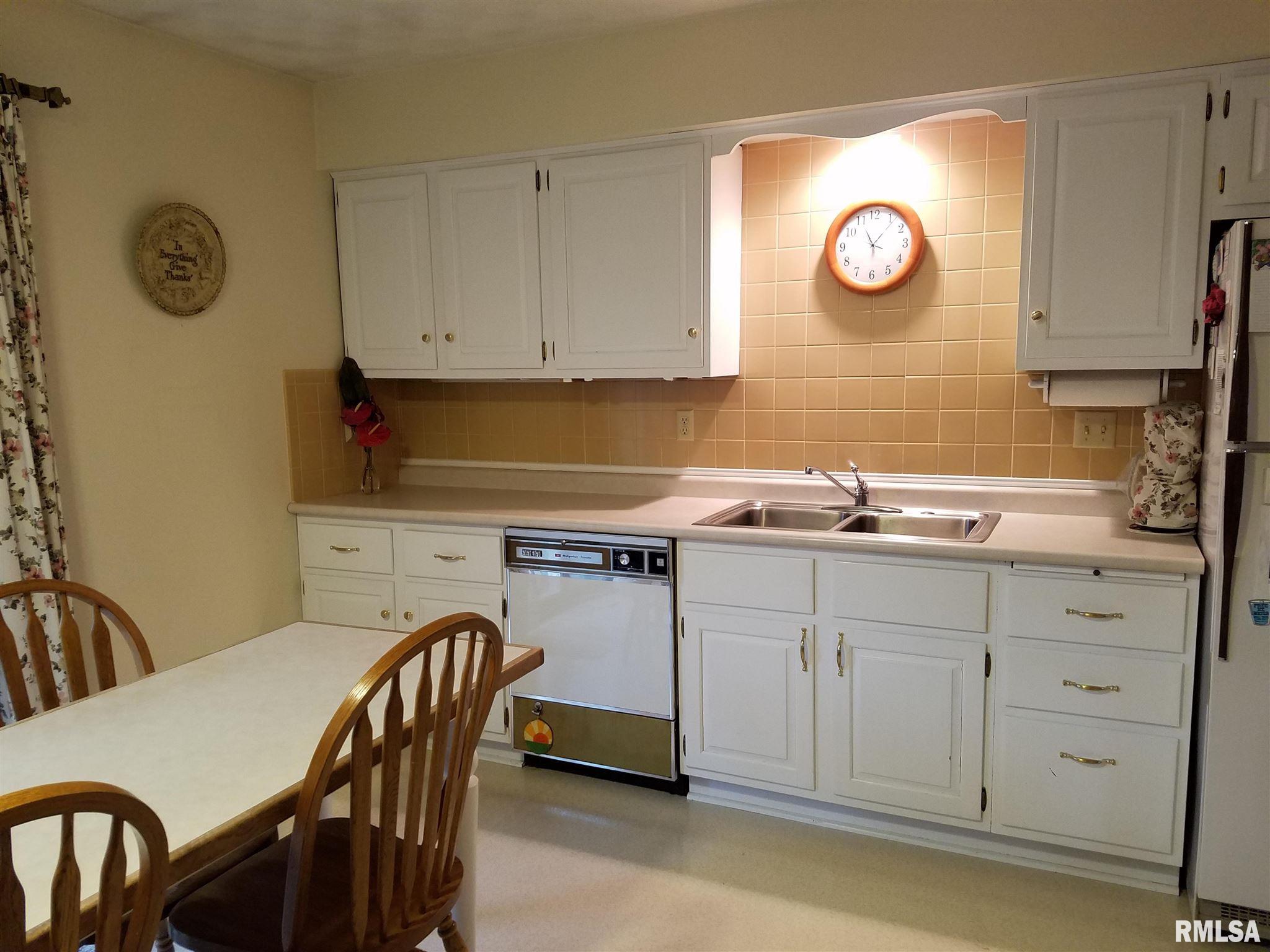726 Schick Road Clinton, IA 52732 - Photo 6 of 15 Gallery Image 6