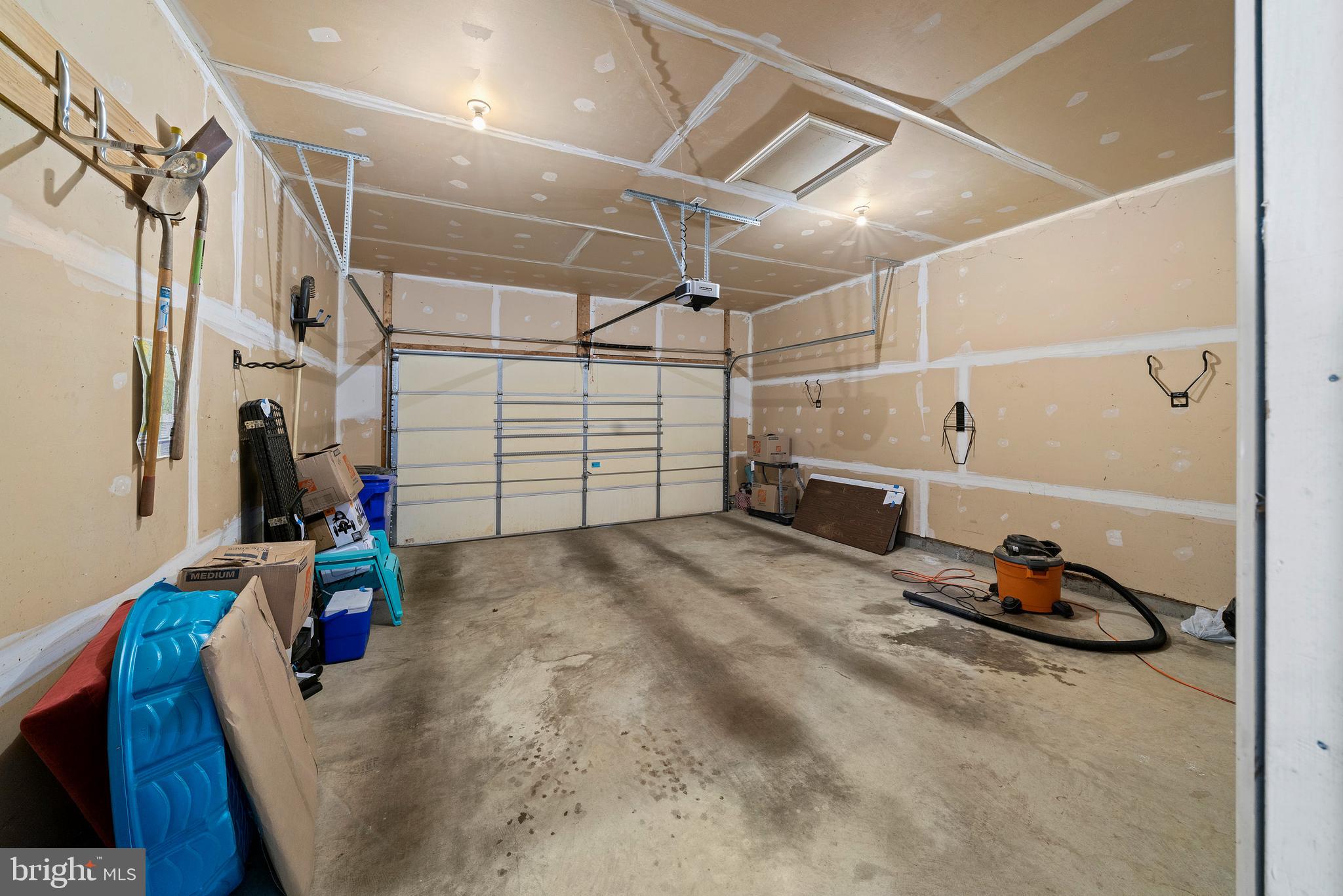 18700 Olney Mill Road Olney, MD 20832 - Photo 41 of 86 2 car garage with 30am RV plug