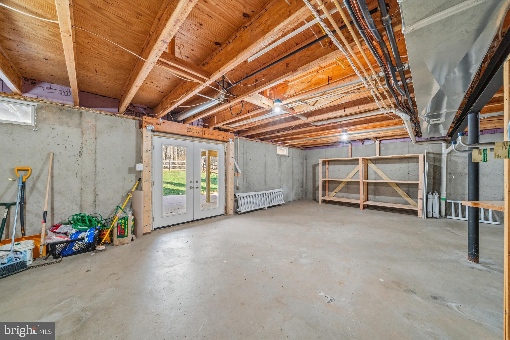 18700 Olney Mill Road Olney, MD 20832 - Photo 61 of 86 a view of room with furniture and a ceiling fan