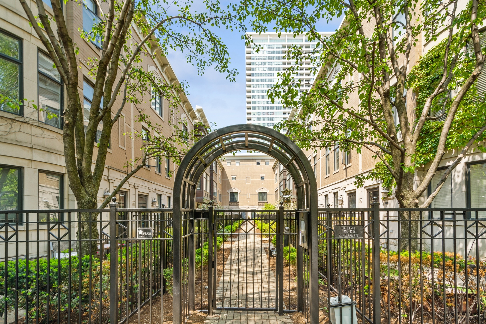 1738 South Indiana Avenue Chicago, IL 60616 - Photo 2 of 29