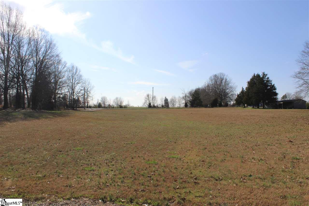 129 Lickville Road Belton, SC 29627 - Photo 3 of 15 Gallery Image 3