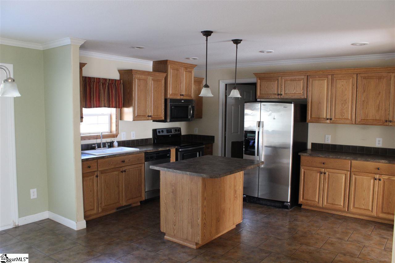 129 Lickville Road Belton, SC 29627 - Photo 4 of 15 Gallery Image 4