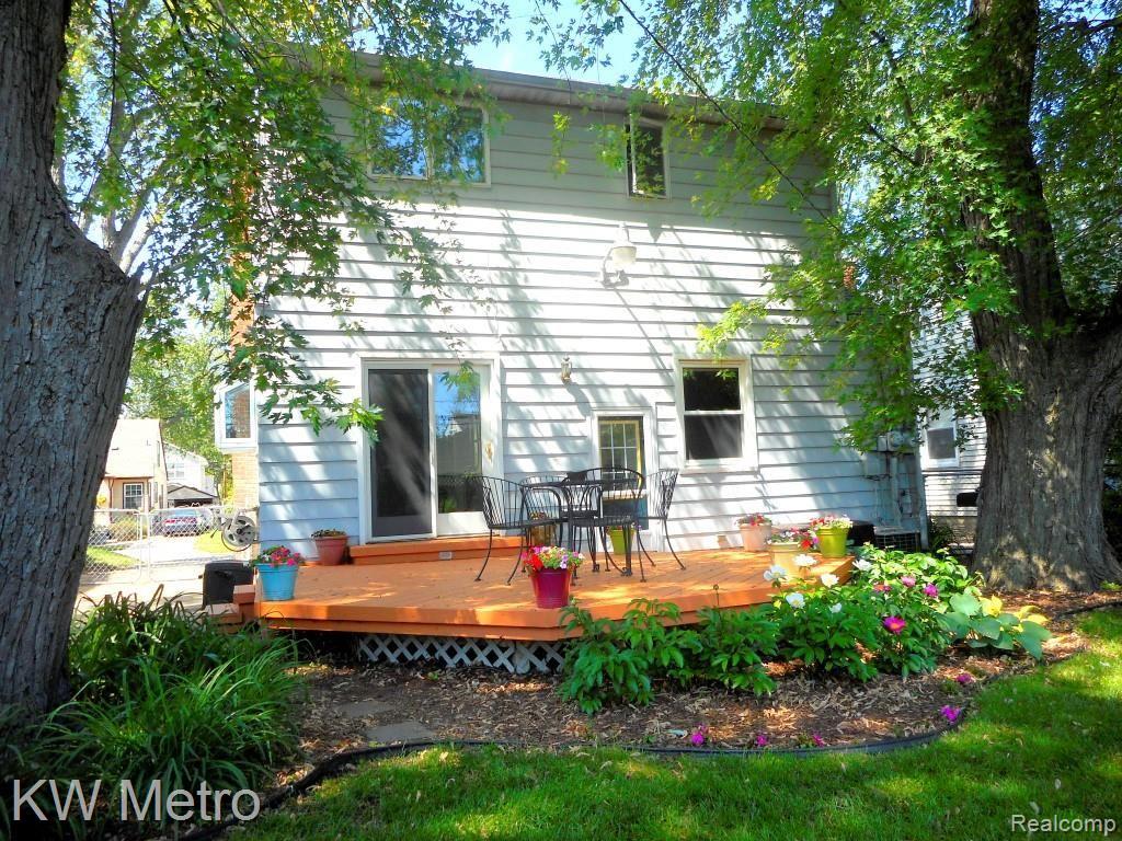987 Columbia Road Berkley, MI 48072 - Photo 28 of 36