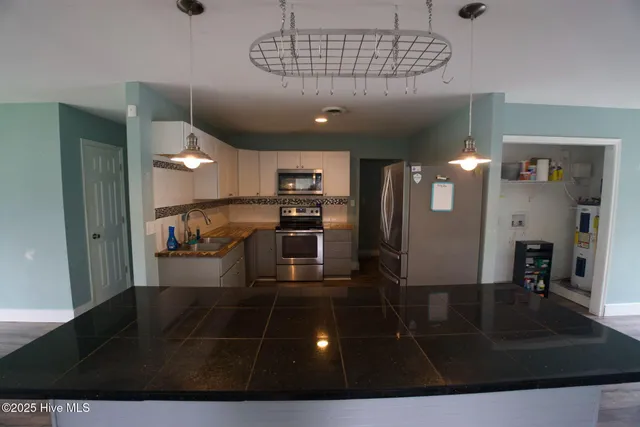 $1,600 | 200 North Willow Lane, Jacksonville, NC 28546