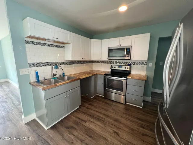 $1,600 | 200 North Willow Lane, Jacksonville, NC 28546