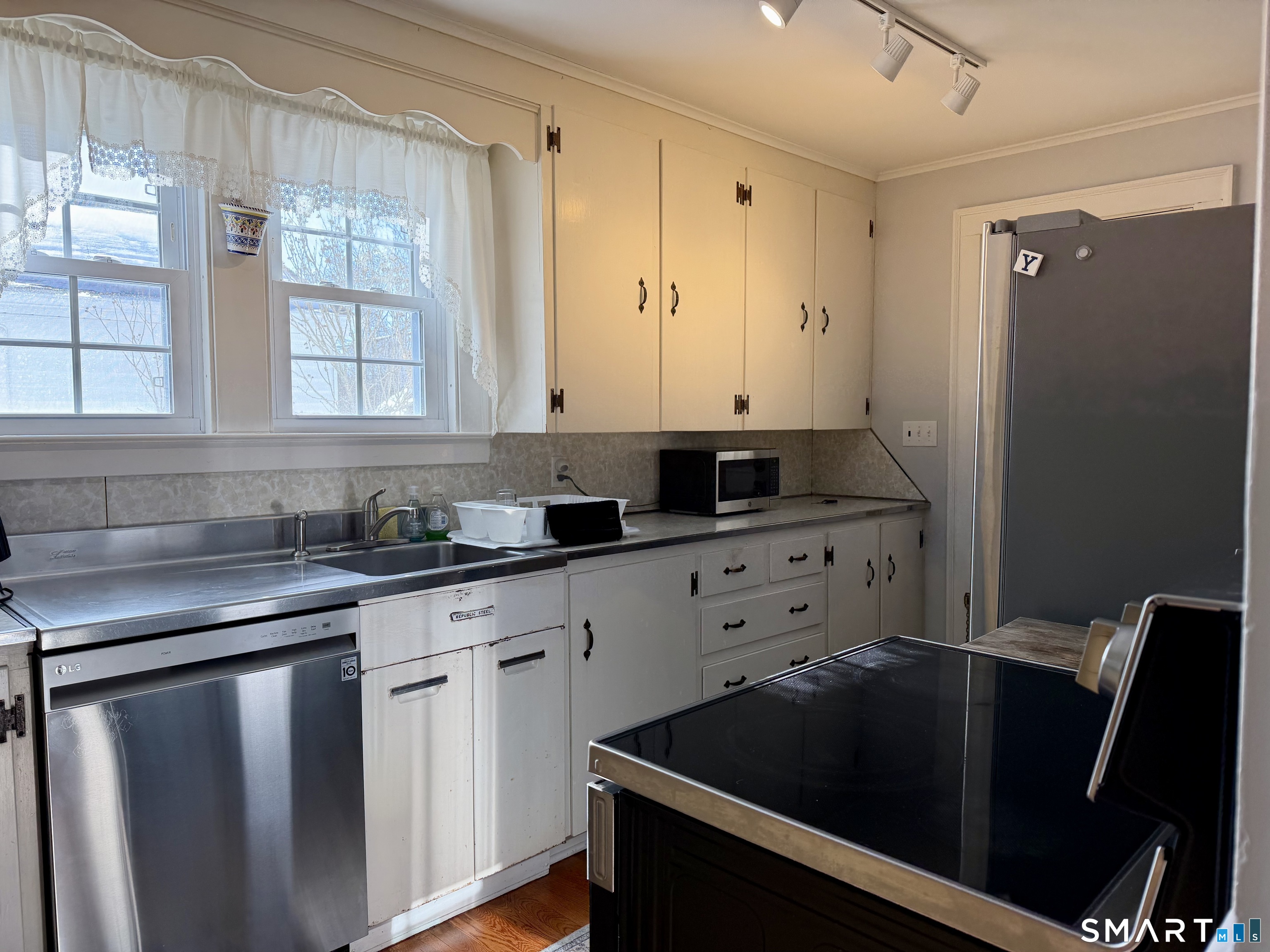 43 Neck Road Madison, CT 06443 - Photo 12 of 33