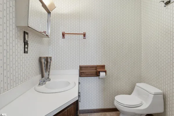 $299,999 | 104 Topeka Lane, Pendleton, SC 29670