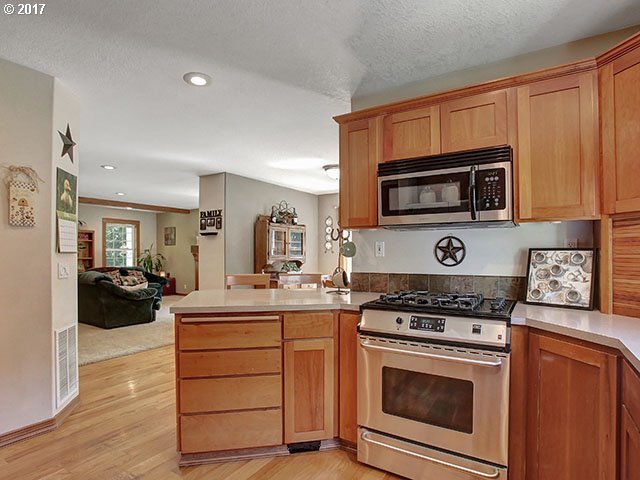 36078 Southeast Lusted Road Boring, OR 97009 - Photo 4 of 27