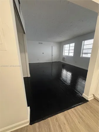 $1,700 | 1611 Pennsylvania Avenue, Unit 14, Miami Beach, FL 33139