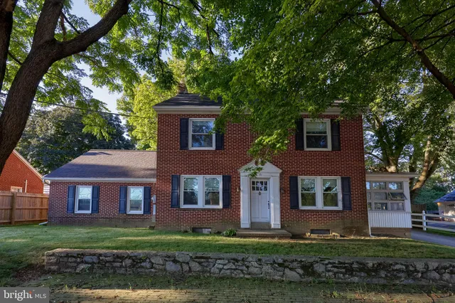 $875,000 | 2596 Old Philadelphia, Bird-in-Hand, PA 17505