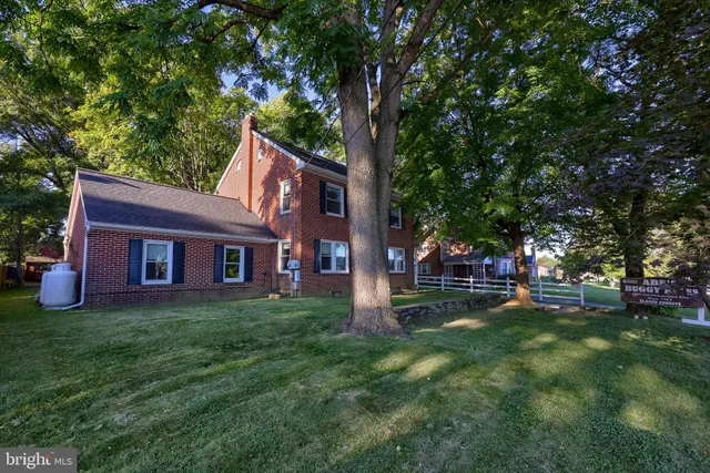 $875,000 | 2596 Old Philadelphia, Bird-in-Hand, PA 17505