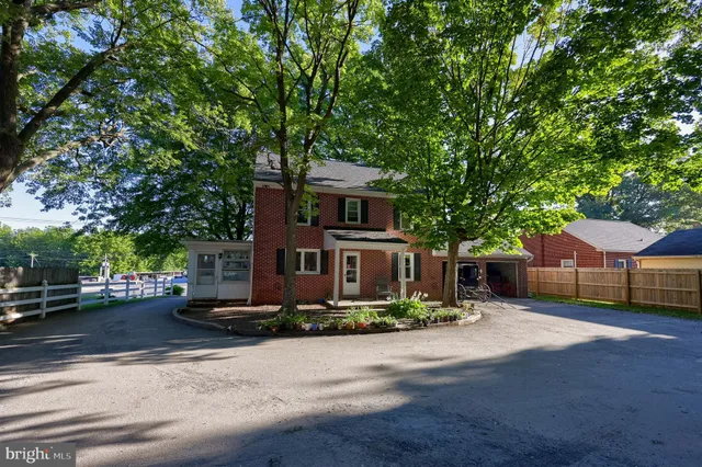 $875,000 | 2596 Old Philadelphia, Bird-in-Hand, PA 17505
