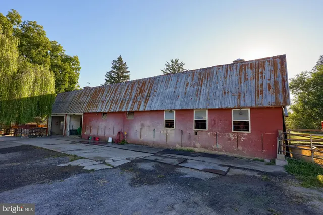 $875,000 | 2596 Old Philadelphia, Bird-in-Hand, PA 17505