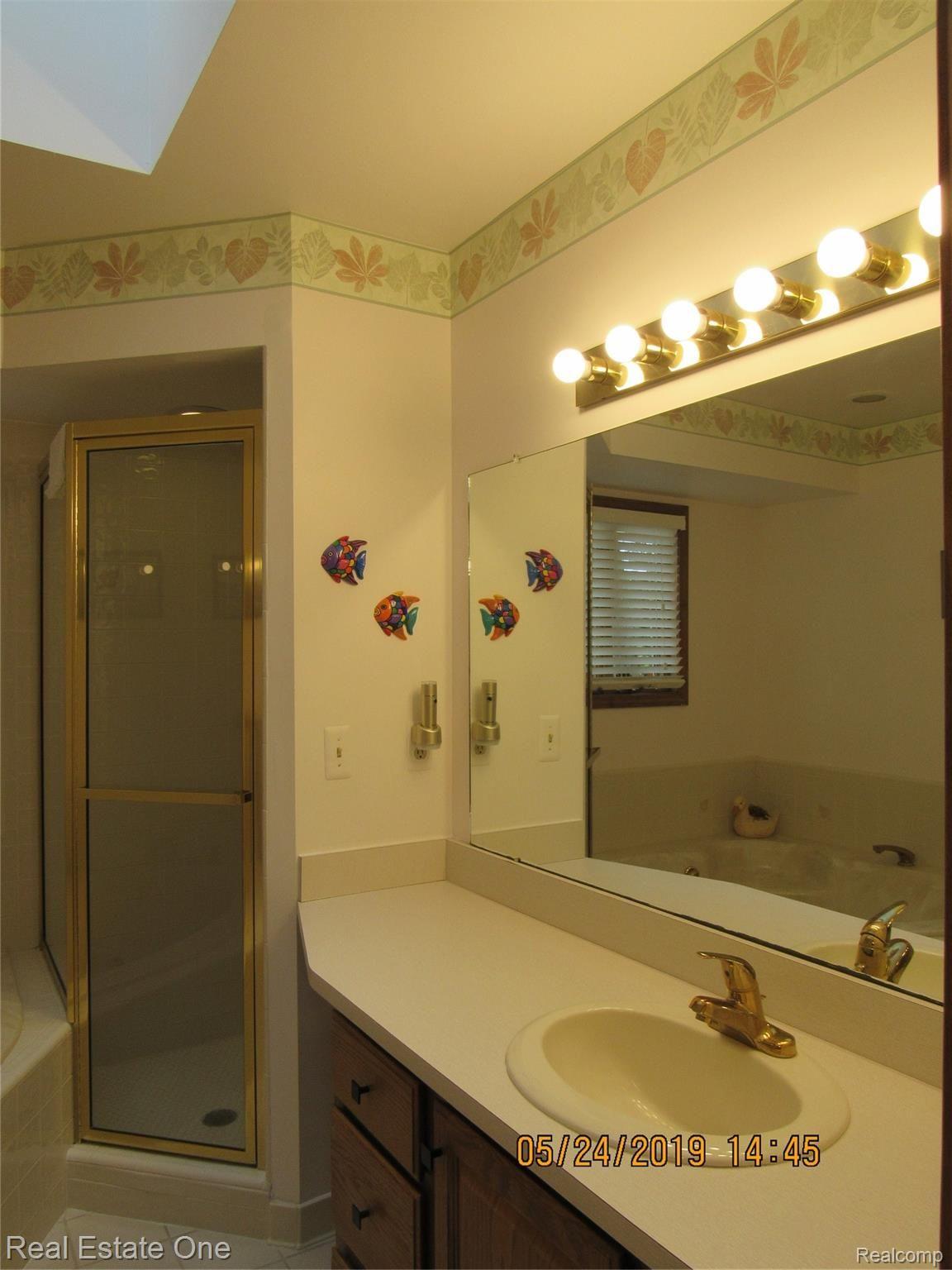 384 Nakomis Road Lake Orion, MI 48362 - Photo 43 of 77 IMG_0579.JPG