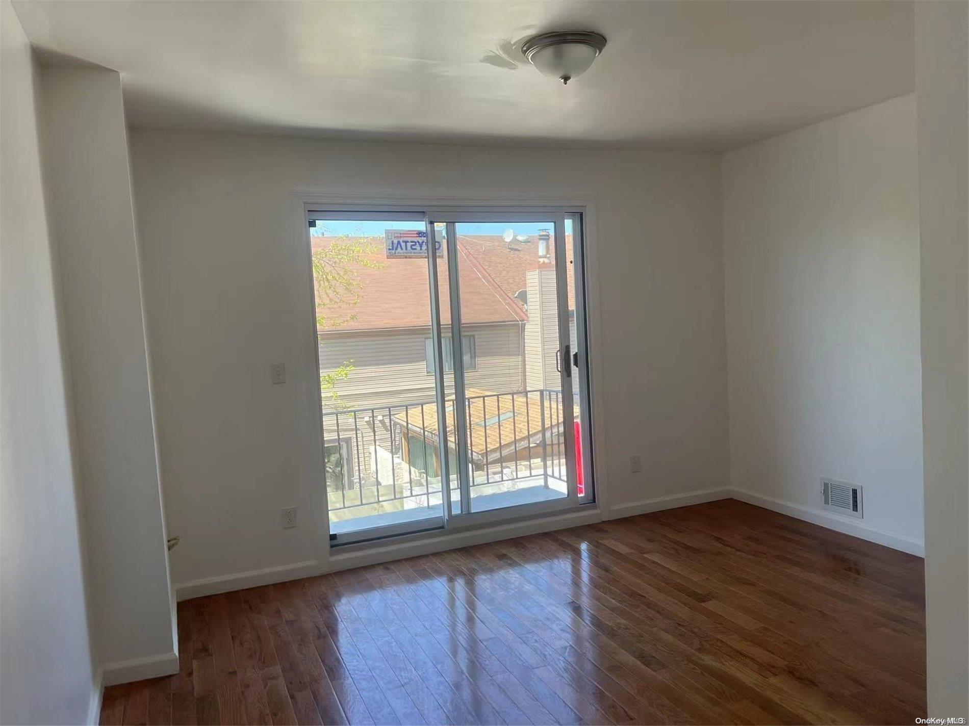 74 Rosedale Avenue Staten Island, NY 10312 - Photo 8 of 28 Gallery Image 8