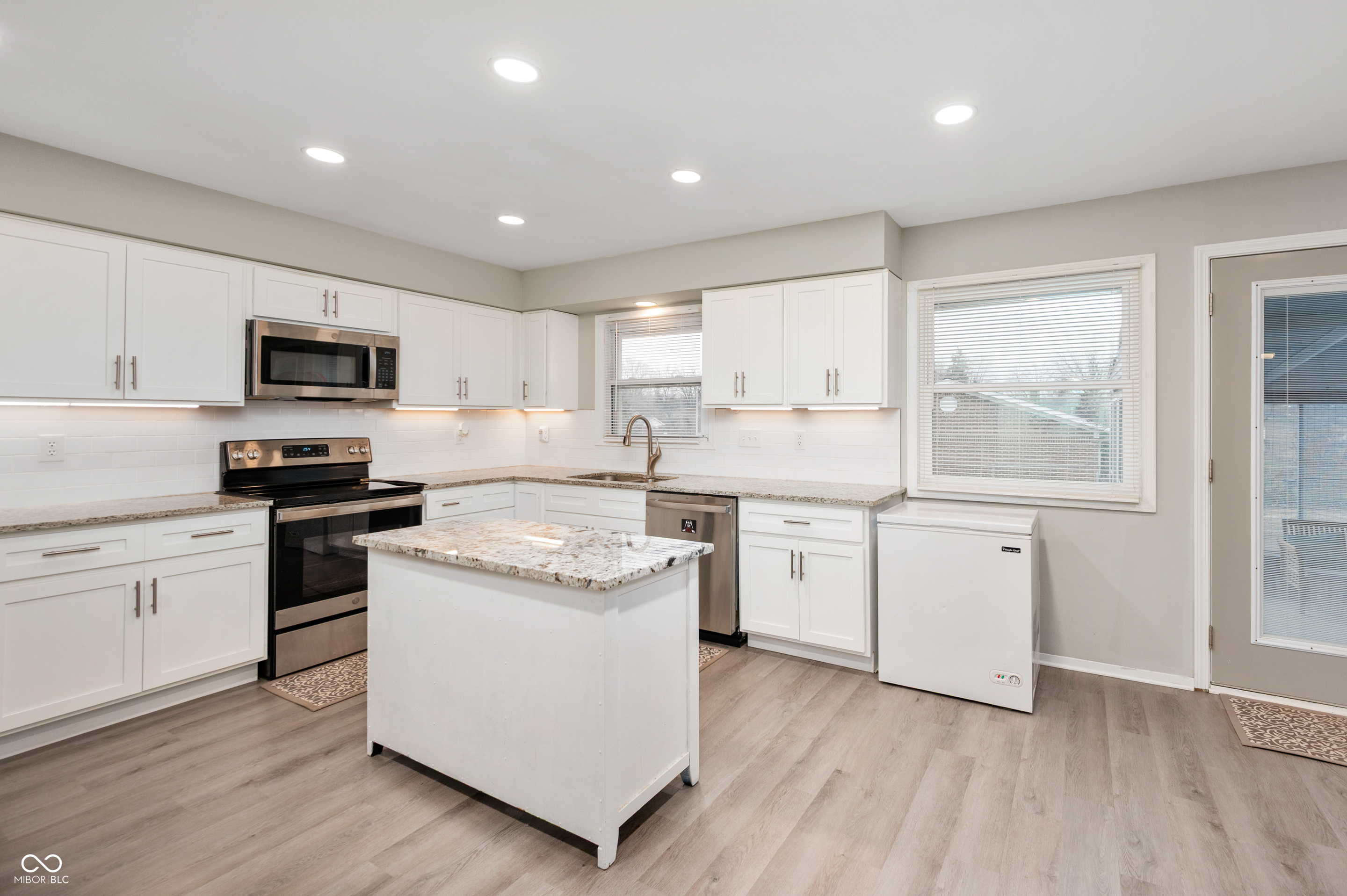 2311 Radcliffe Avenue Indianapolis, IN 46227 - Photo 9 of 39