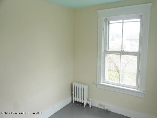 42 Oak Street Keyport, NJ 07735 - Photo 7 of 27 352-482251 - Bedroom 1