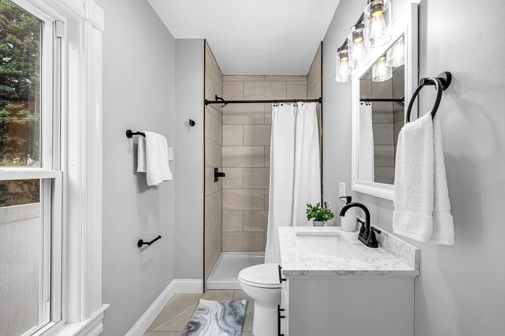 15 Myrtle Avenue Holyoke, MA 01040 - Photo 14 of 42