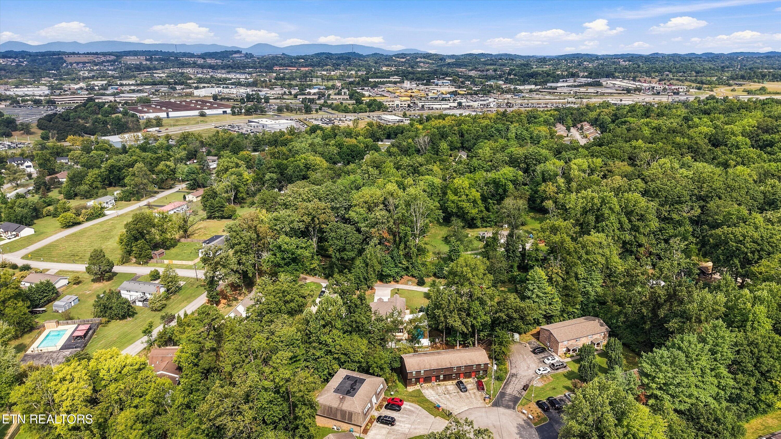 152 Wakefield Road Knoxville, TN 37922 - Photo 48 of 50 53-152 Wakefield Rd55