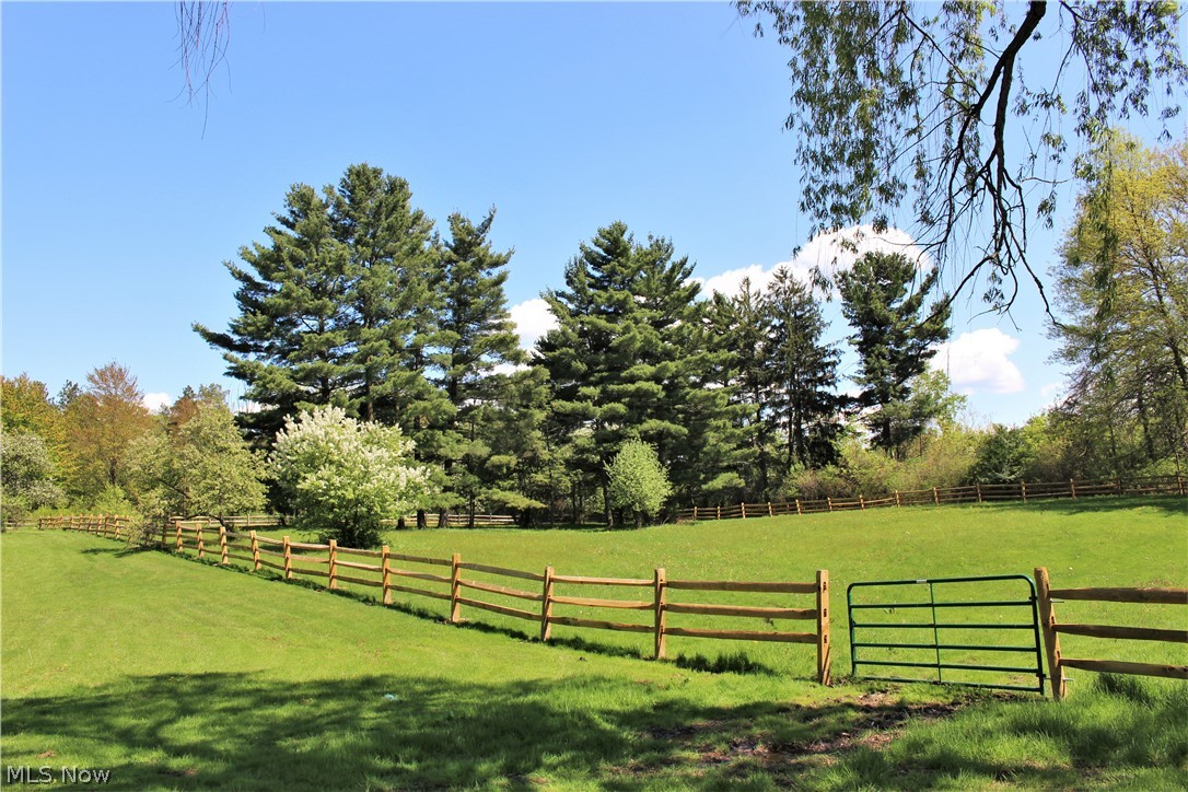 7123 Cedar Road Chesterland, OH 44026 - Photo 33 of 35 South pasture with recently replaced fencing.