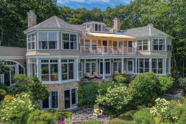 $7,500,000 | 18 Nehoc Lane, Kennebunkport, ME 04046