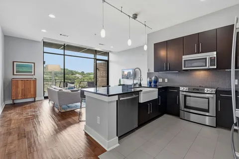 $515,000 | 1101 Ivean Pearson Road, Unit B204, Lago Vista, TX 78645