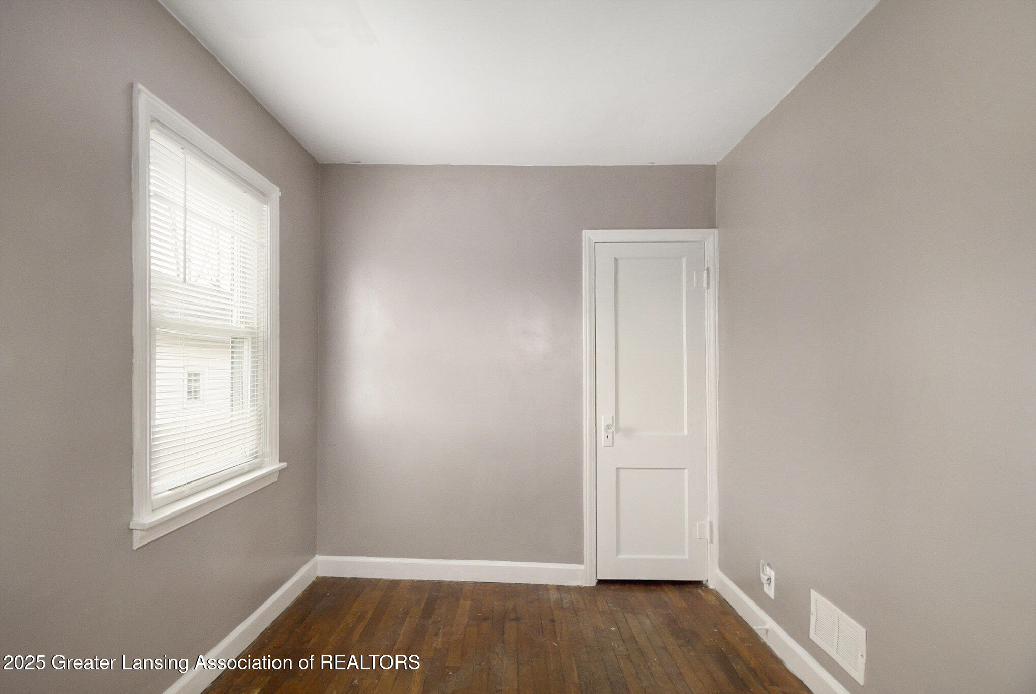 712 West Sheridan Road Lansing, MI 48906 - Photo 11 of 16 Bedroom 3