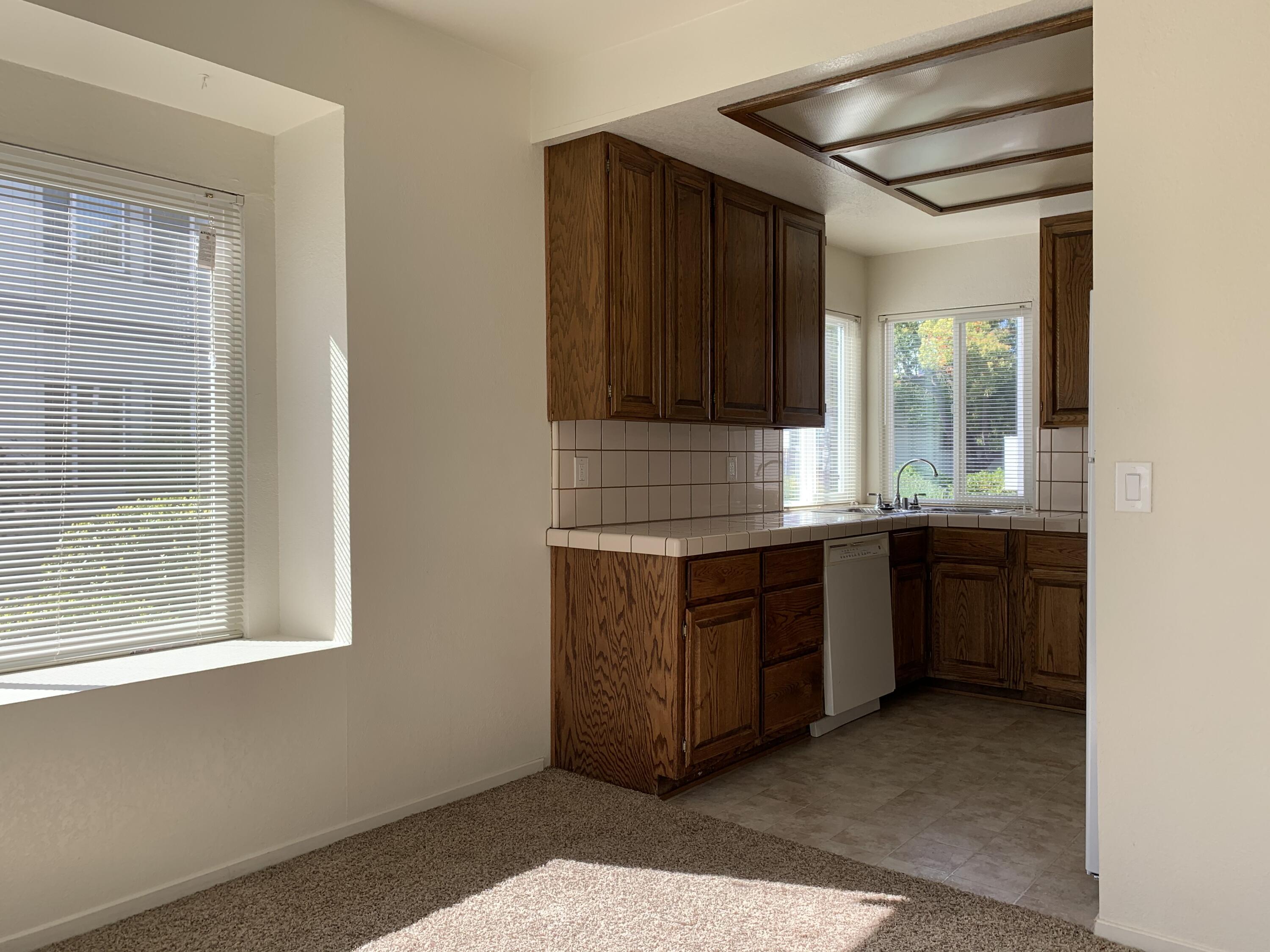 225 Ridgetop Drive, Unit 116 Redding, CA 96003 - Photo 6 of 8 IMG_2240 (3)