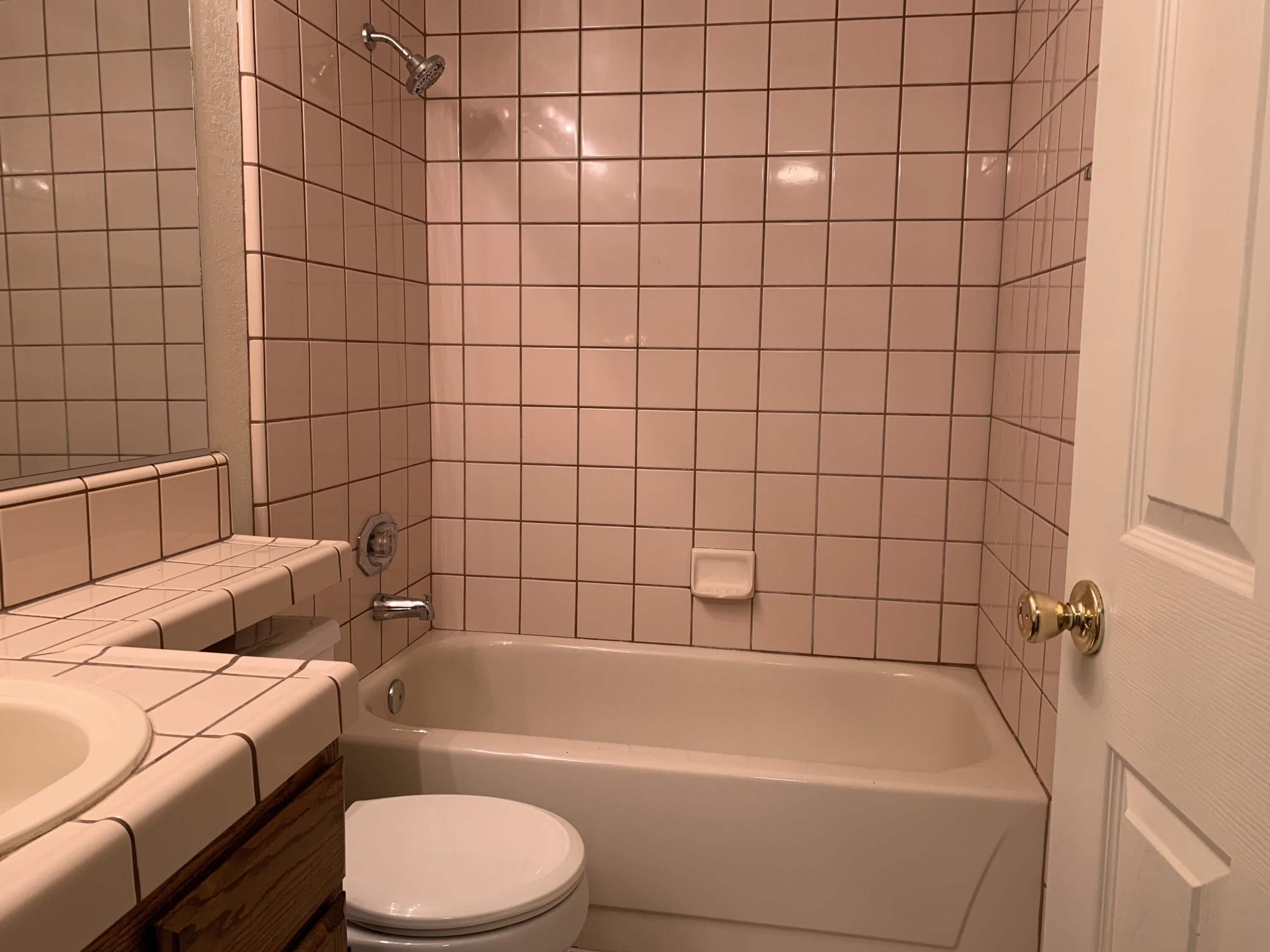 225 Ridgetop Drive, Unit 116 Redding, CA 96003 - Photo 7 of 8 IMG_2228 (4)