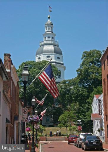 8 Jefferson Place Annapolis, MD 21401 - Photo 16 of 17 Community Amenities 2