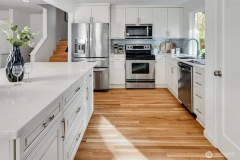 $1,398,800 | 11725 Northeast 102nd Place, Kirkland, WA 98033