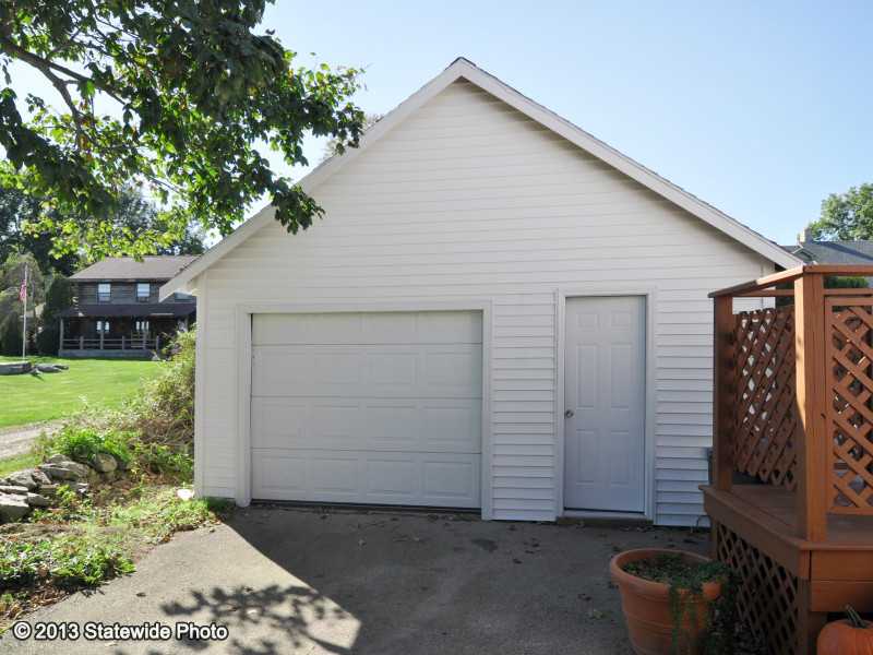 1023 Wapping Road Middletown, RI 02842 - Photo 15 of 25 Parking Lot/Garage.