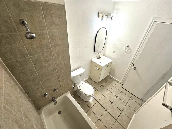 a view of a utility room