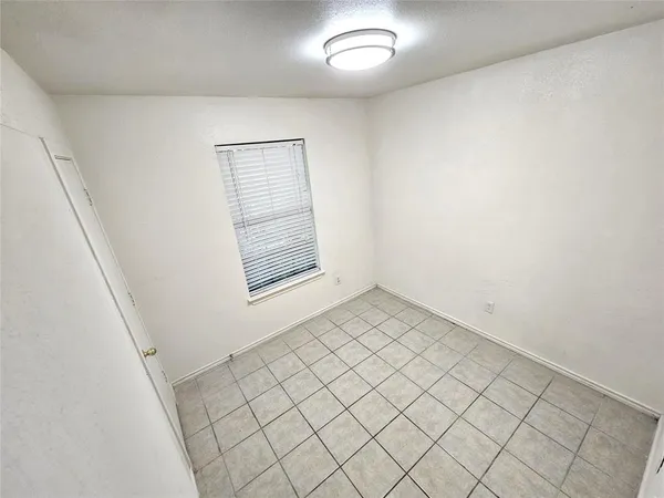 $330,000 | 2837 Avenue J, Fort Worth, TX 76105