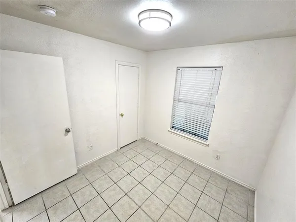 $330,000 | 2837 Avenue J, Fort Worth, TX 76105