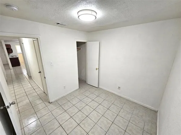 $330,000 | 2837 Avenue J, Fort Worth, TX 76105